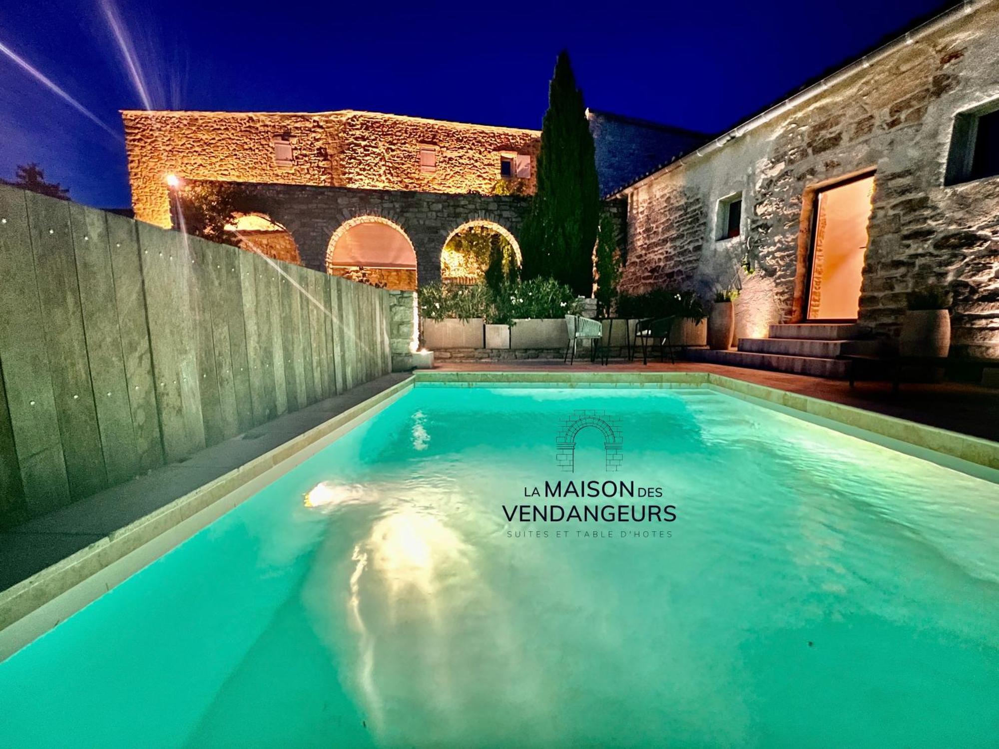 La Maison Des Vendangeurs - Table D'Hotes Le Soir Du Jeudi Au Dimanche- Jacuzzi - Balneo Spa - Acces Piscine Pour Toutes Les Chambres Sauf Studio Coquet- Piscine De Mai A Mi-Octobre Martignargues Eksteriør bilde