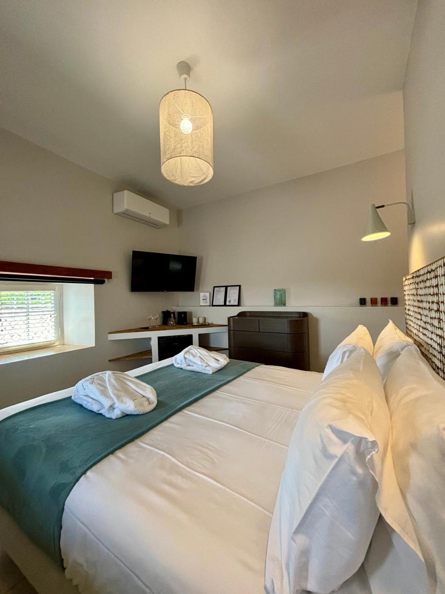 La Maison Des Vendangeurs - Table D'Hotes Le Soir Du Jeudi Au Dimanche- Jacuzzi - Balneo Spa - Acces Piscine Pour Toutes Les Chambres Sauf Studio Coquet- Piscine De Mai A Mi-Octobre Martignargues Eksteriør bilde