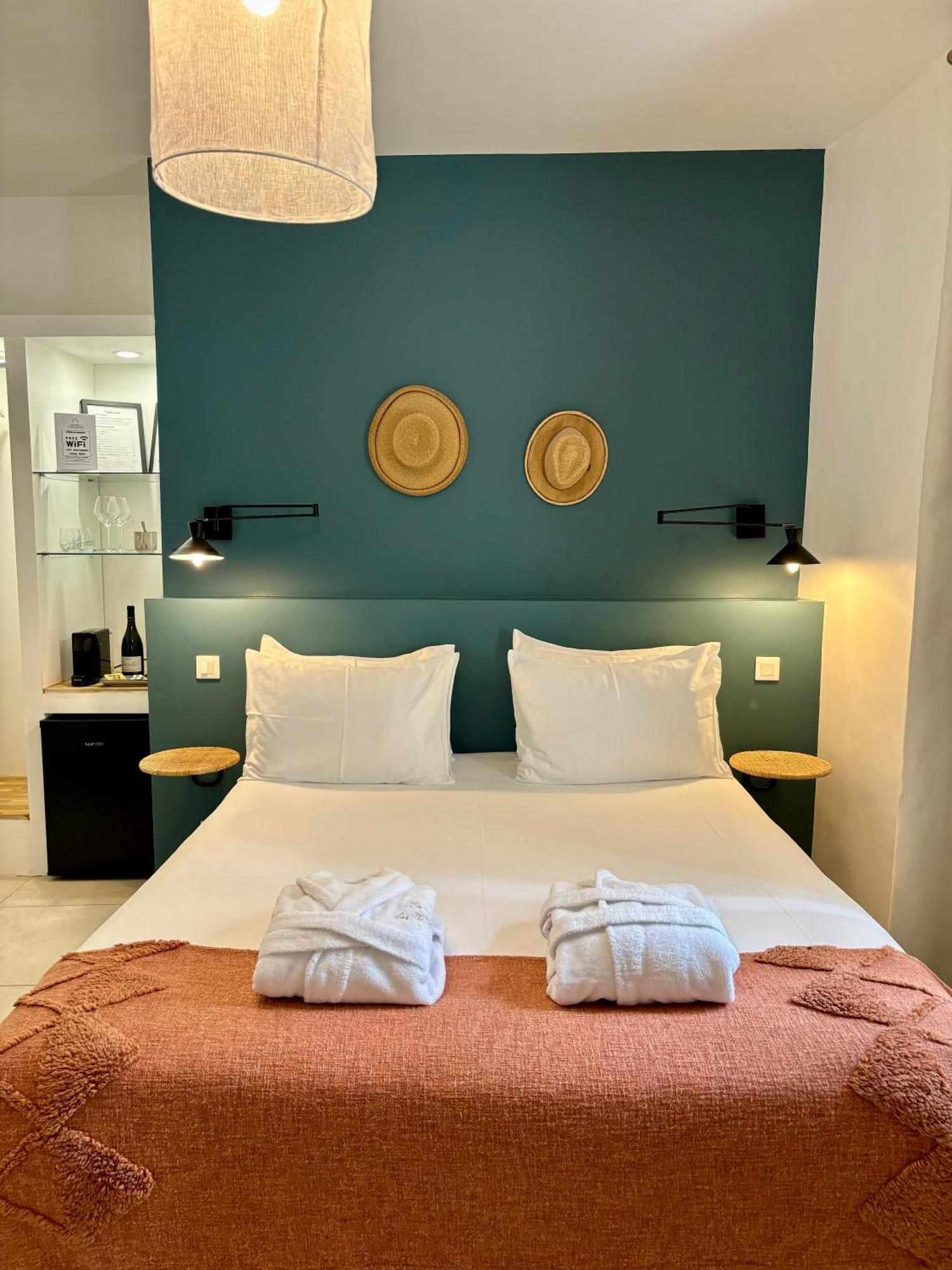 La Maison Des Vendangeurs - Table D'Hotes Le Soir Du Jeudi Au Dimanche- Jacuzzi - Balneo Spa - Acces Piscine Pour Toutes Les Chambres Sauf Studio Coquet- Piscine De Mai A Mi-Octobre Martignargues Eksteriør bilde