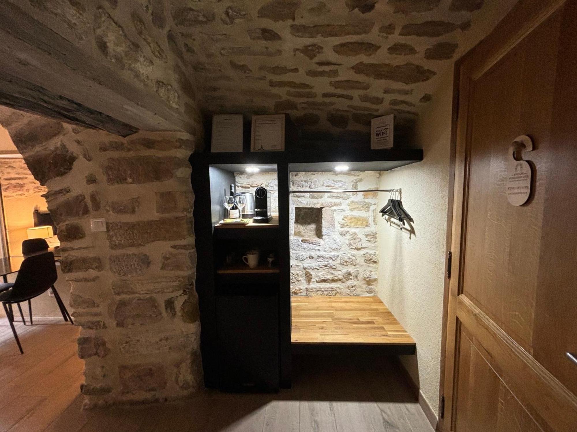 La Maison Des Vendangeurs - Table D'Hotes Le Soir Du Jeudi Au Dimanche- Jacuzzi - Balneo Spa - Acces Piscine Pour Toutes Les Chambres Sauf Studio Coquet- Piscine De Mai A Mi-Octobre Martignargues Eksteriør bilde