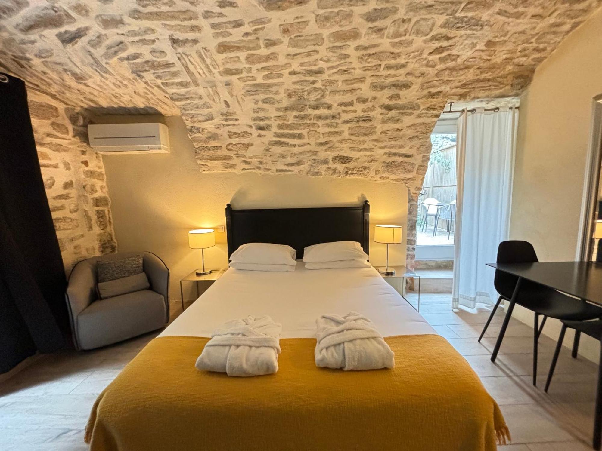 La Maison Des Vendangeurs - Table D'Hotes Le Soir Du Jeudi Au Dimanche- Jacuzzi - Balneo Spa - Acces Piscine Pour Toutes Les Chambres Sauf Studio Coquet- Piscine De Mai A Mi-Octobre Martignargues Eksteriør bilde