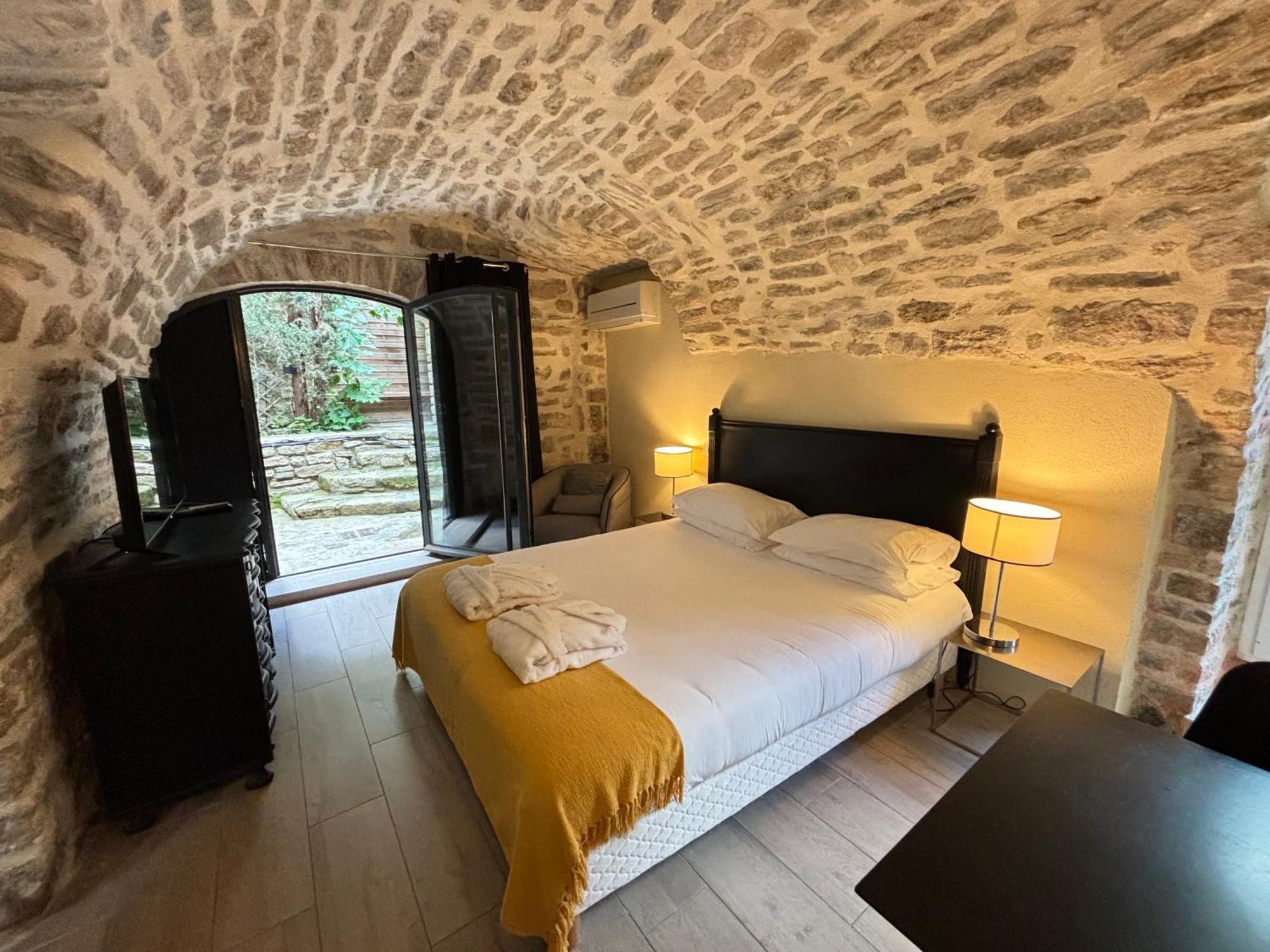 La Maison Des Vendangeurs - Table D'Hotes Le Soir Du Jeudi Au Dimanche- Jacuzzi - Balneo Spa - Acces Piscine Pour Toutes Les Chambres Sauf Studio Coquet- Piscine De Mai A Mi-Octobre Martignargues Eksteriør bilde